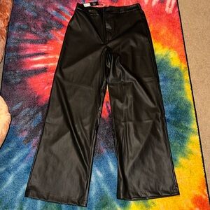 NWT Fashion Nova Taylor Faux Leather Pants XL 🕶️